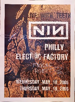 <a href='concert.php?concertid=476'>2005-05-19 - Electric Factory - Philadelphia</a>